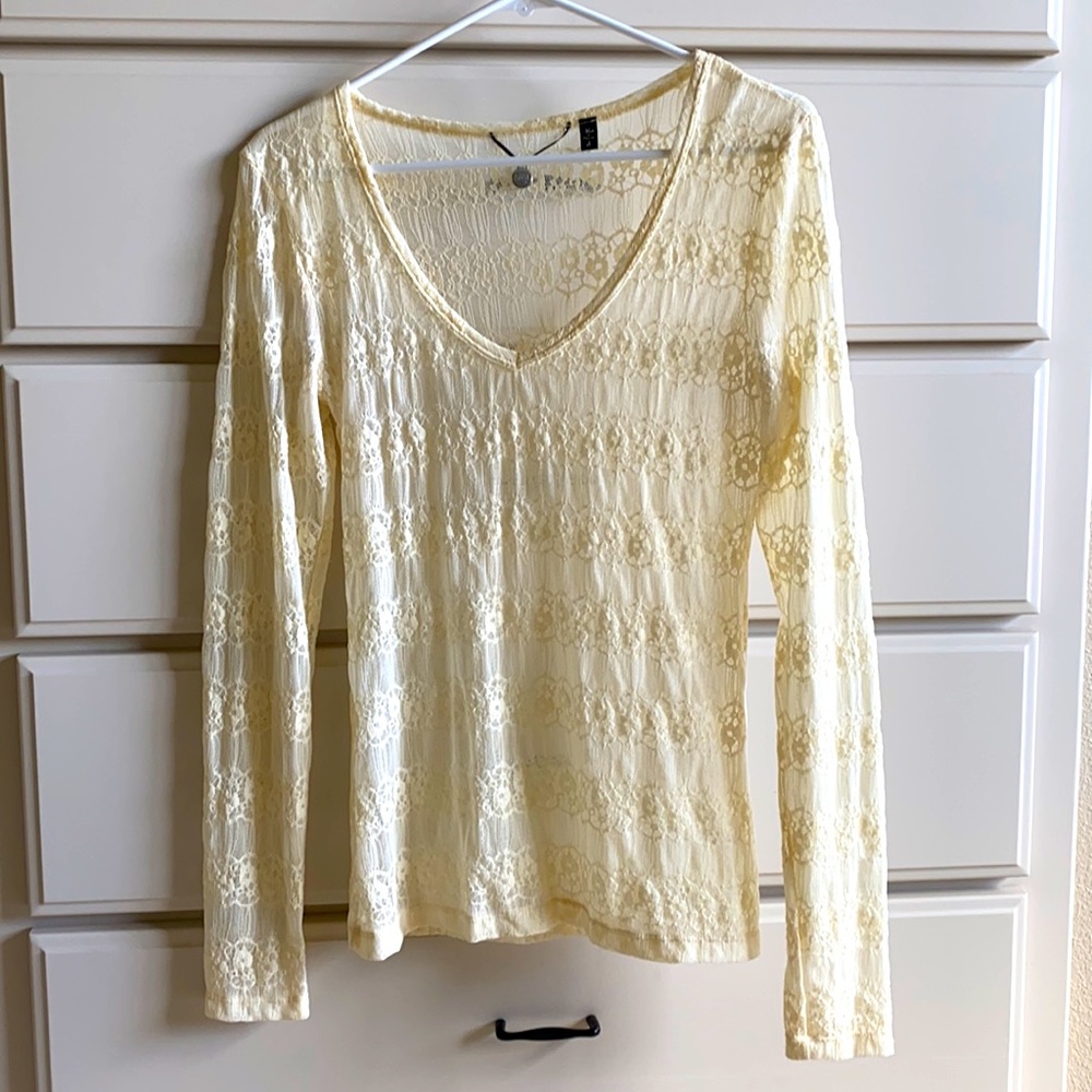 BKE Boutique size small lace top